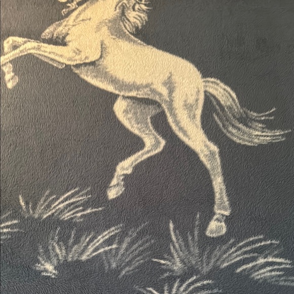 Unicorn Design Throw Blanket Reversible in Cream and Blue/gray - Picture 10 of 13